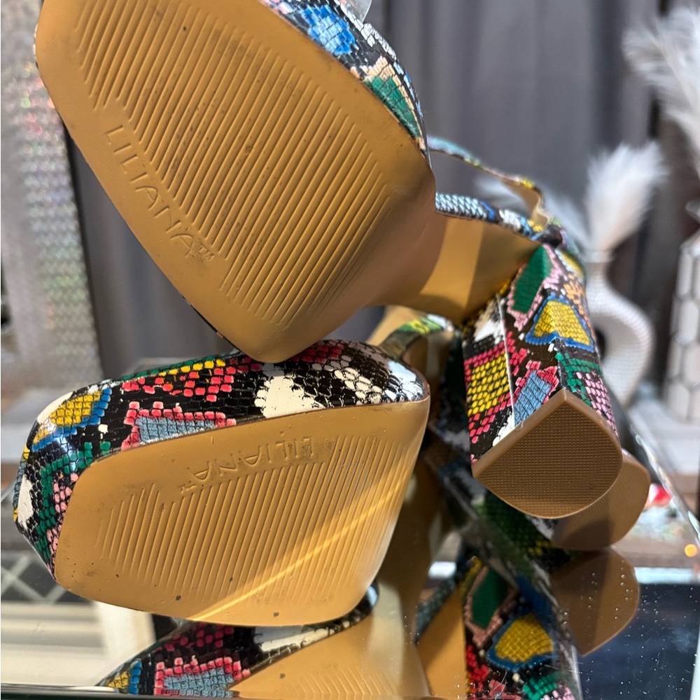 LILIANA SNAKESKIN
YUKO PLATFORM CHUNKY HEEL - Picture 5 of 6